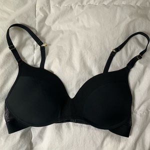 Lively 34C black wirefree wireless bra like brand new hook to make racerback
